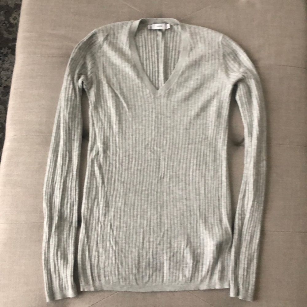 Vince heather gray lightweight sweater